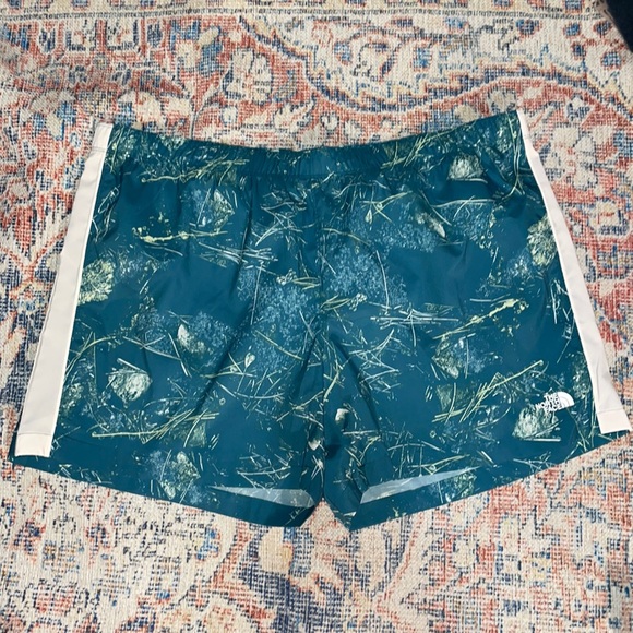 The North Face Elevation Printed 5” Inseam Shorts SZ XXL NWT - Picture 3 of 5